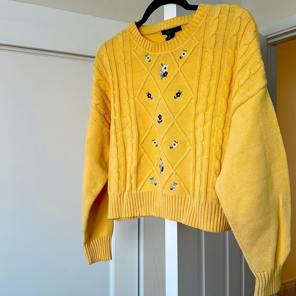 Yellow sweater with handwoven little flowers